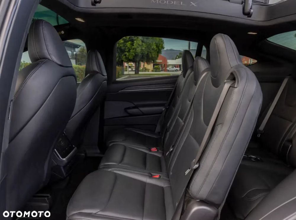 Tesla Model X - 27