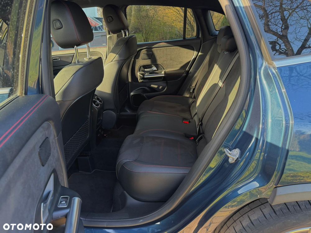 Mercedes-Benz GLA 200 AMG Line - 9