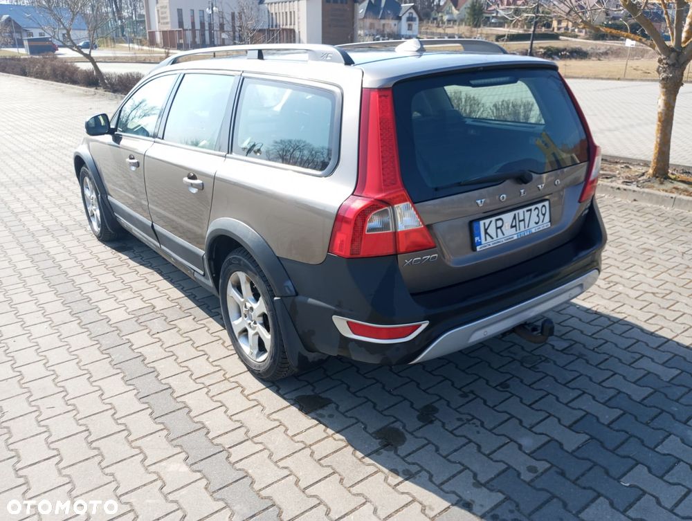 Volvo XC 70 D5 AWD Momentum - 10