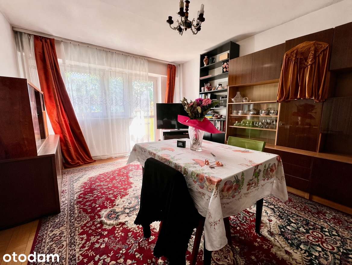 Warszawa - Mokotów, 3 osobne pokoje, jasna kuchnia, balkon.