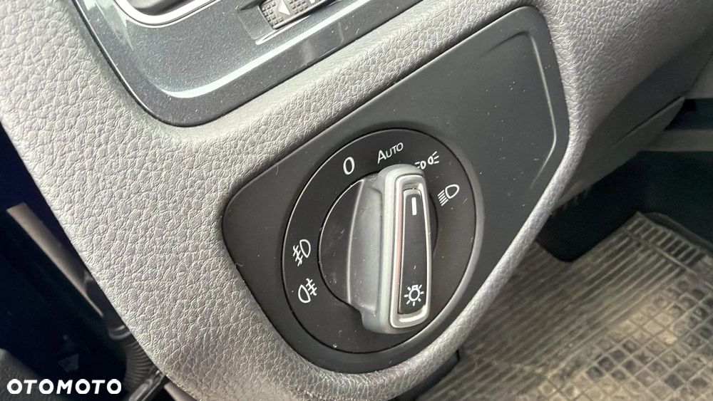 Volkswagen Golf 2.0 TDI SCR 4Motion DSG Comfortline - 21