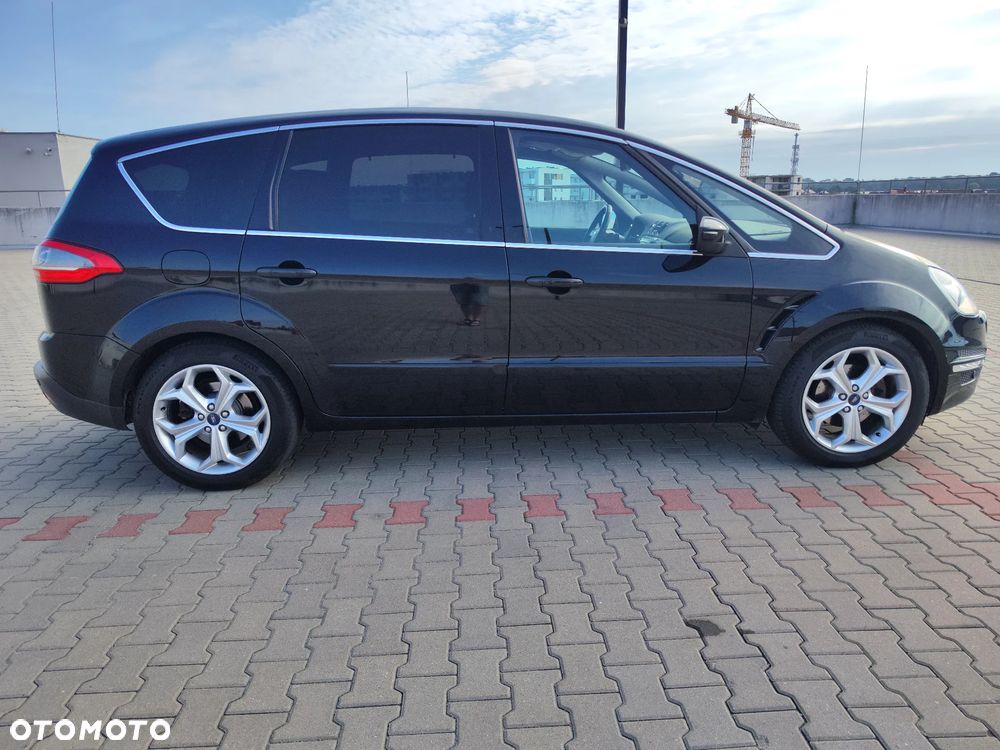 Ford S-Max - 11