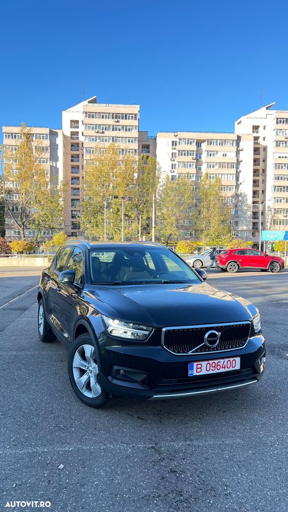 Volvo XC 40 B4 AT8 AWD Mild Hybrid Momentum Pro - 3