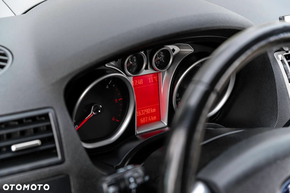 Ford Kuga 2.0 TDCi 4x4 Titanium - 32