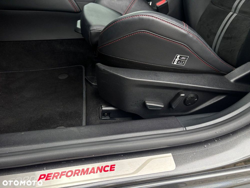 Ford Focus 2.3 EcoBoost ST X - 29