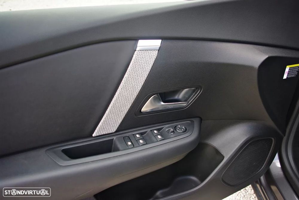 Citroën C4 PureTech 130 Stop&Start EAT8 MAX - 26