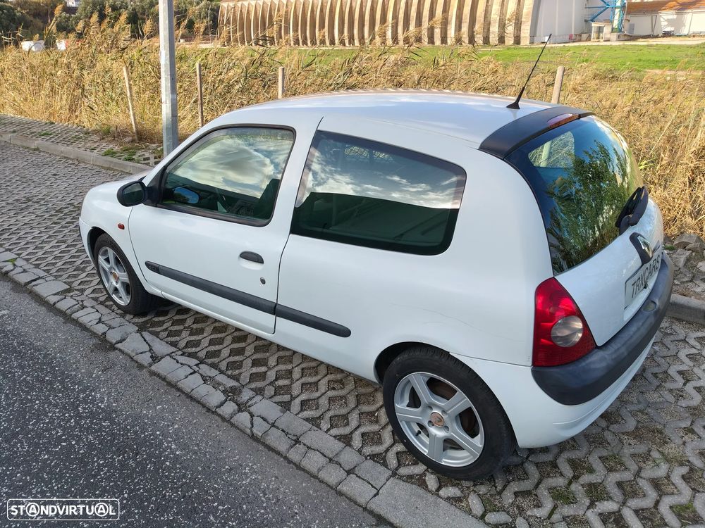 Renault Clio - 7