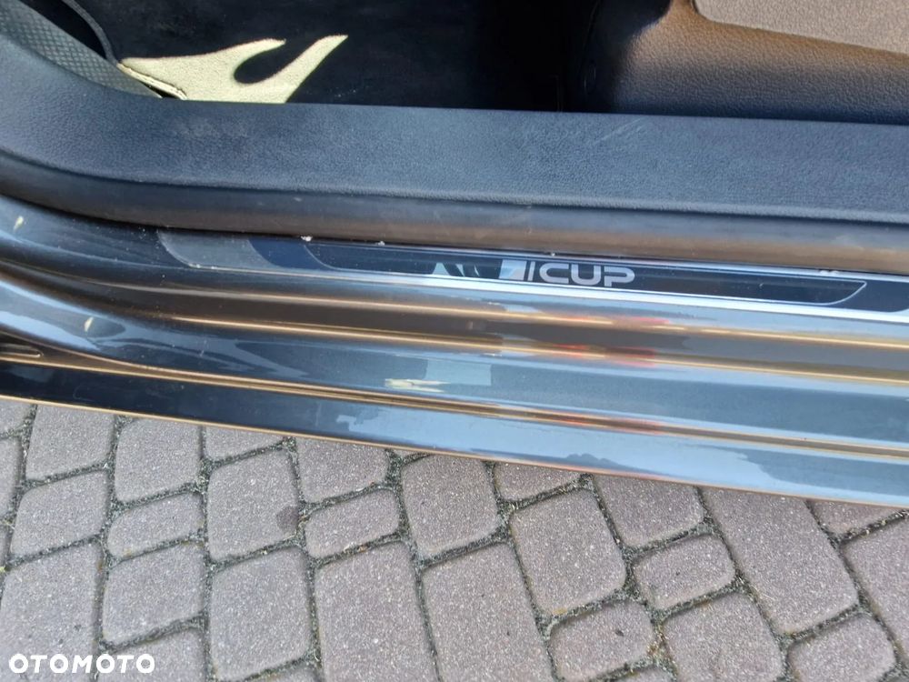 Volkswagen Touran 1.6 TDI DPF BlueMotion Technology Cup - 26