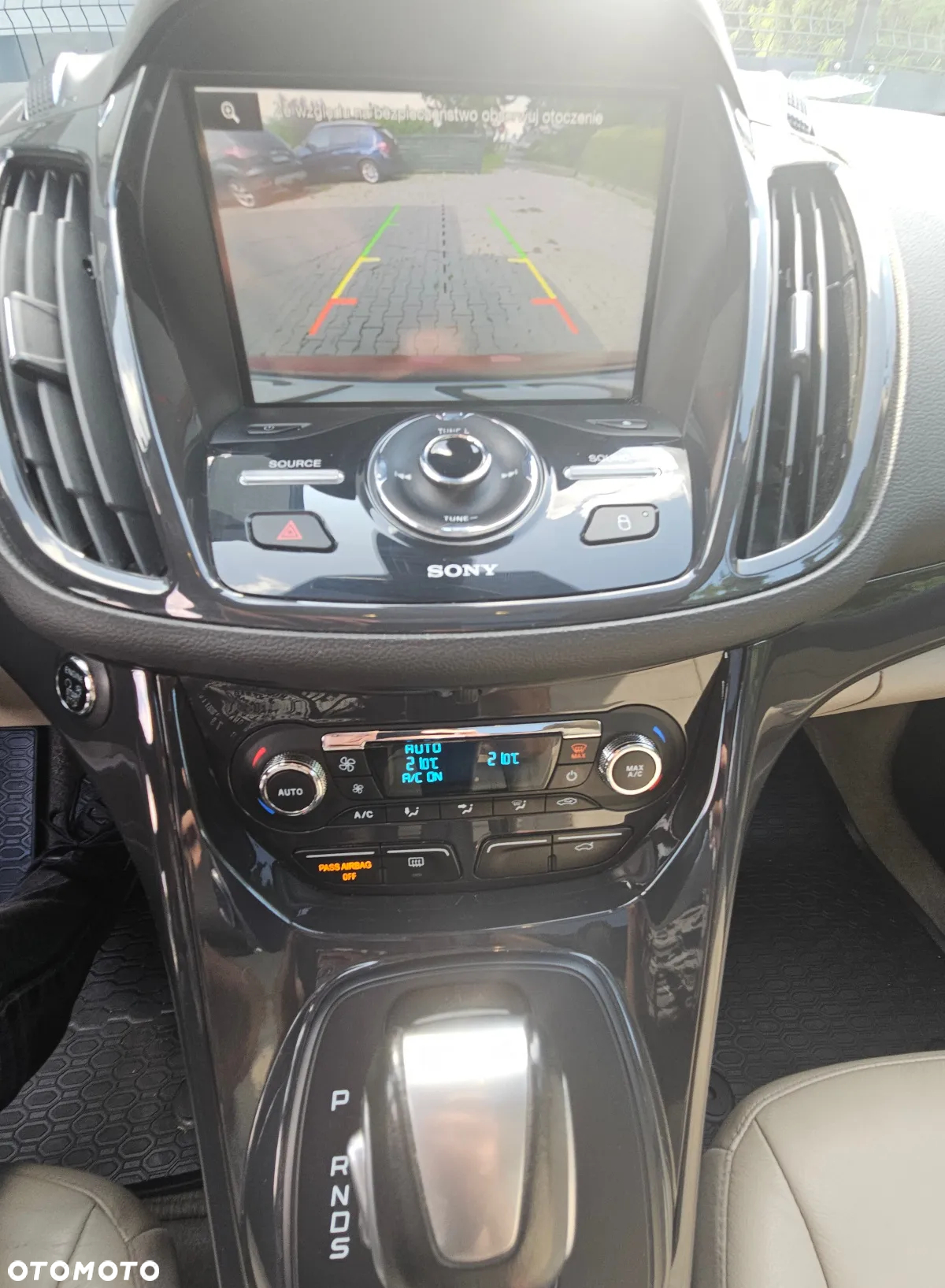 Ford Escape 2.0 EcoBoost AWD Titanium - 24