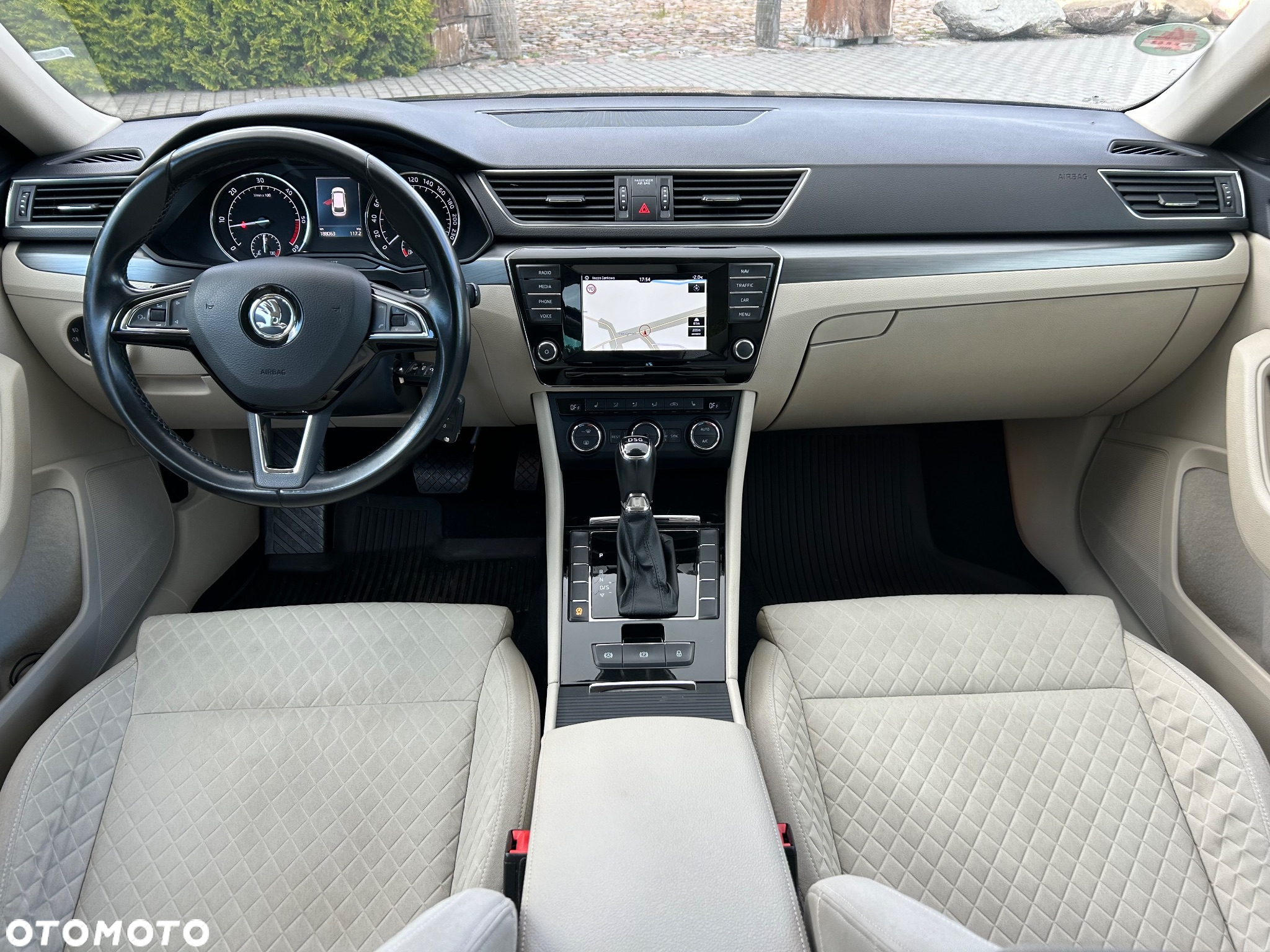 Skoda Superb 2.0 TDI DSG Style - 20