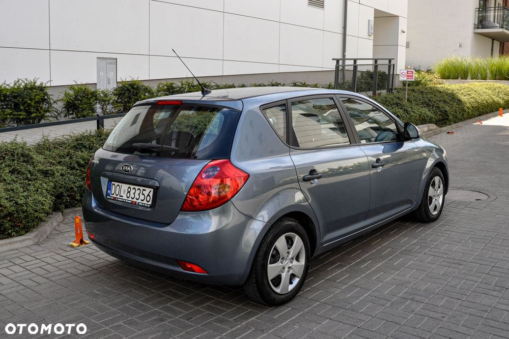 Kia Ceed - 4