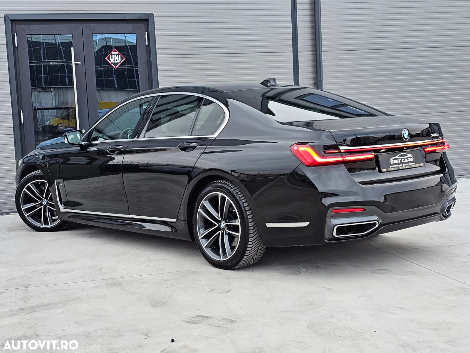 BMW Seria 7 745e - 5