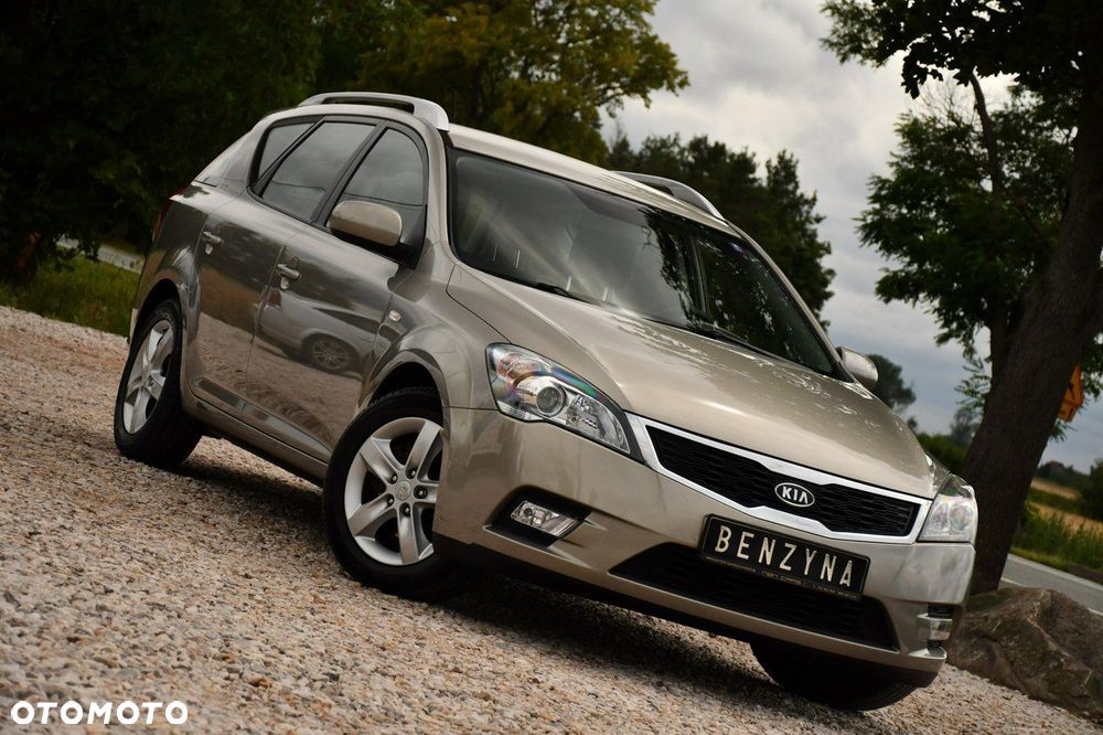 Kia Ceed - 10