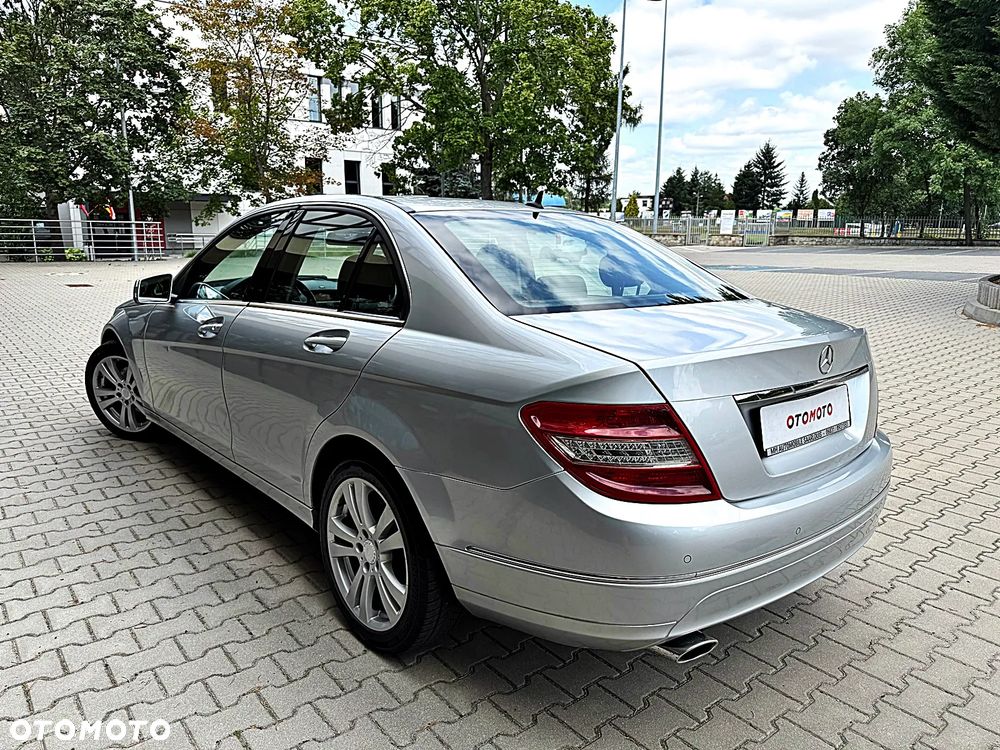 Mercedes-Benz Klasa C 200 (BlueEFFICIENCY) 7G-TRONIC Avantgarde - 4