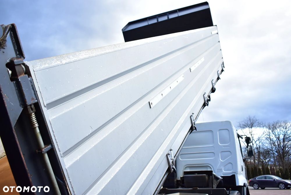 Renault Kerax 460 DXI Wywrotka 3-Str. 8x4 / Euro 5/ Manual/ Bordmatic/ Lander/Premium/ Sprowadzony z Austrii ! - 18