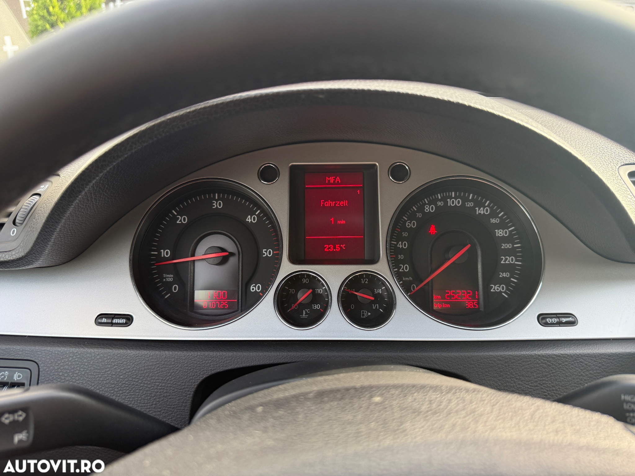 Volkswagen Passat Variant 2.0 Blue TDI SCR Comfortline - 19