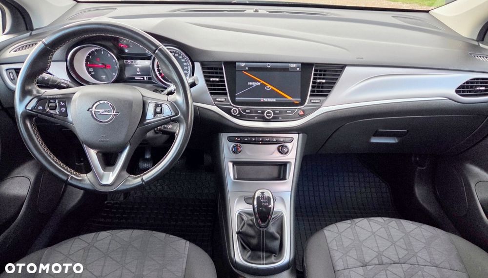 Opel Astra 1.4 Turbo 120 Jahre - 35
