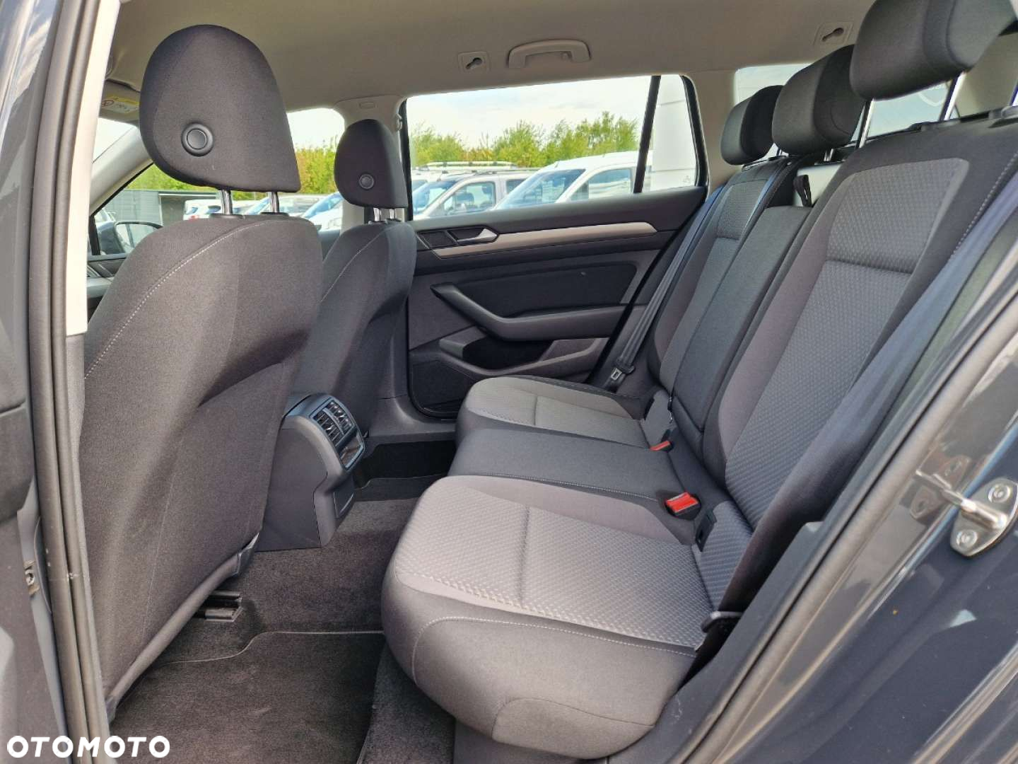 Volkswagen Passat Variant 2.0 TDI SCR DSG - 8