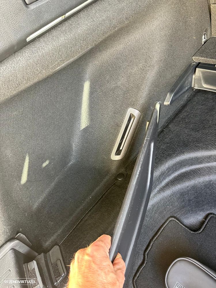 Toyota Corolla Touring Sports 1.8 Hybrid Comfort+P.Sport - 32