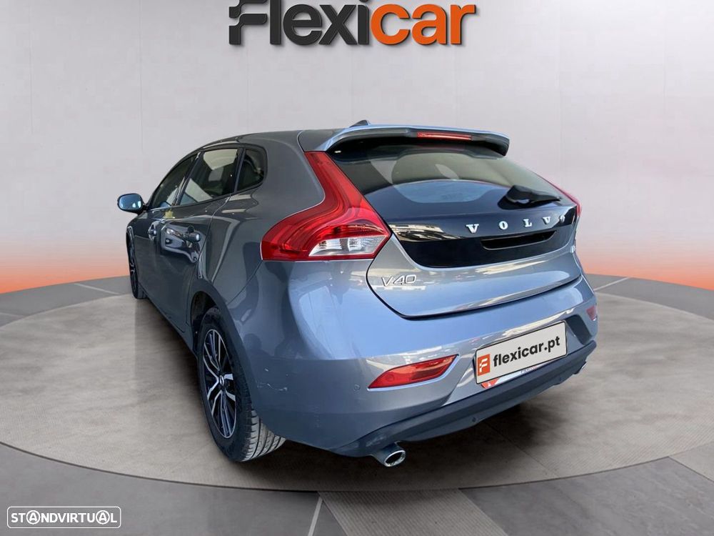 Volvo V40 2.0 D3 Momentum Geartronic - 5
