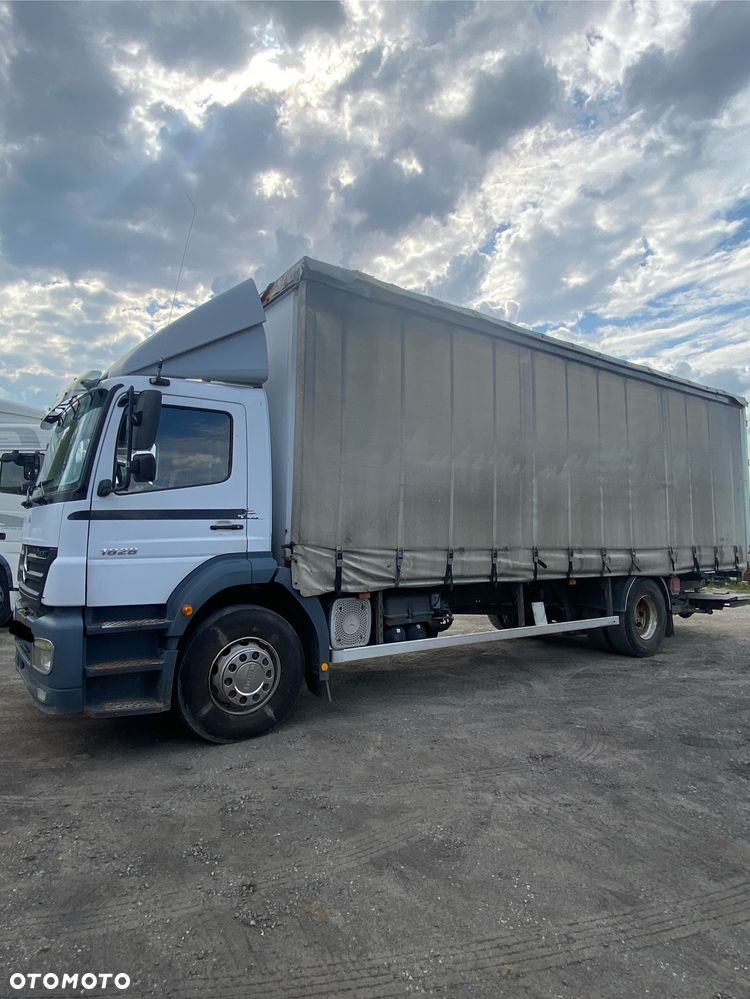 Mercedes-Benz AXOR 1828 - 10