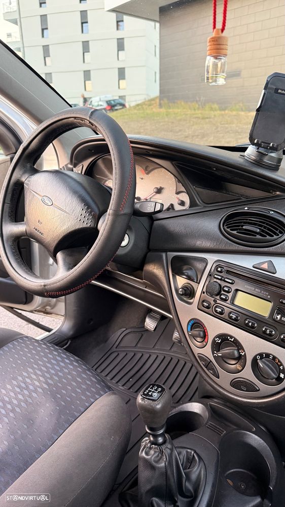 Ford Focus SW 1.8 TDdi Ghia - 2