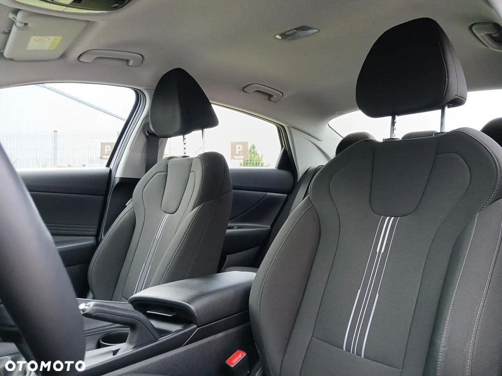 Hyundai Elantra 1.6 Smart - 11