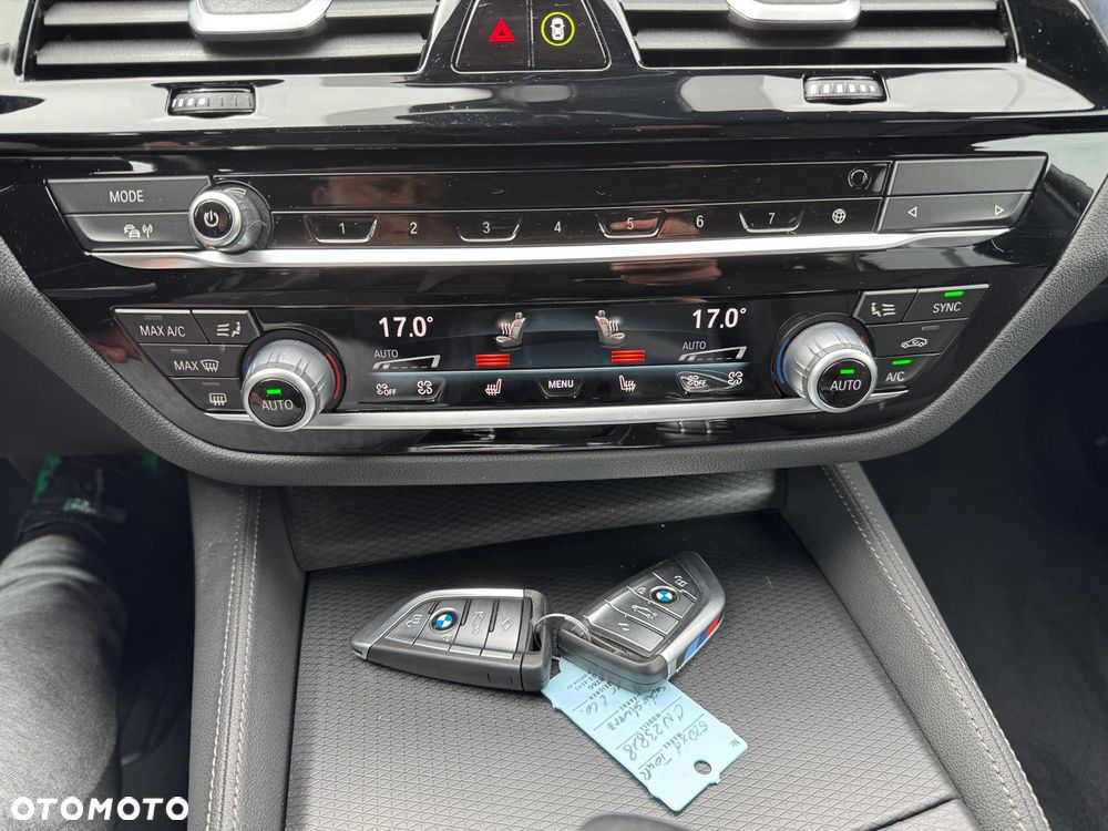 BMW Seria 5 520d xDrive M Sport sport - 27