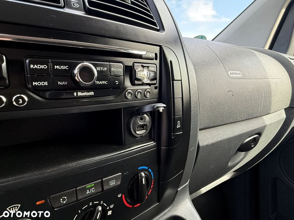 Peugeot Expert 1.6 HDI 3 Osobowy Klimatyzacja Nawigacja Gwarancja Kredyt - 24