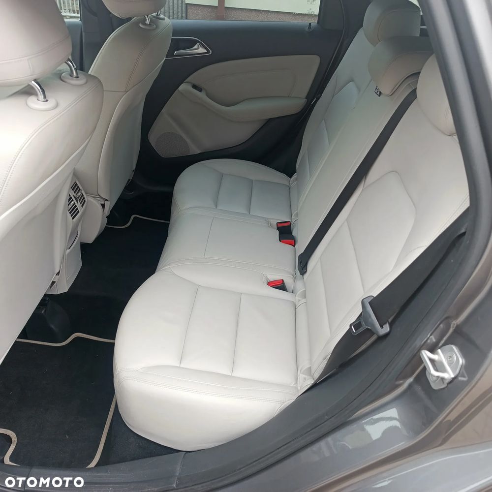 Mercedes-Benz Klasa B 200 (BlueEFFICIENCY) 7G-DCT - 11