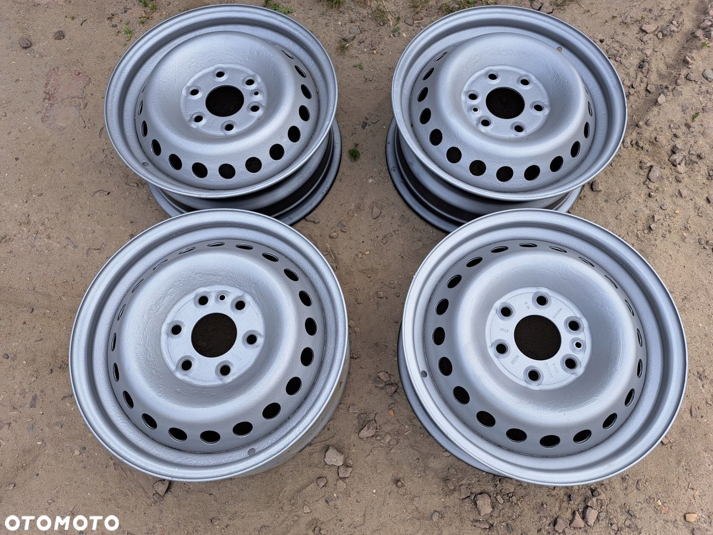IVECO DAILY IV 06- FELGA STALOWA 5.5 x 16" 6x125 - 1