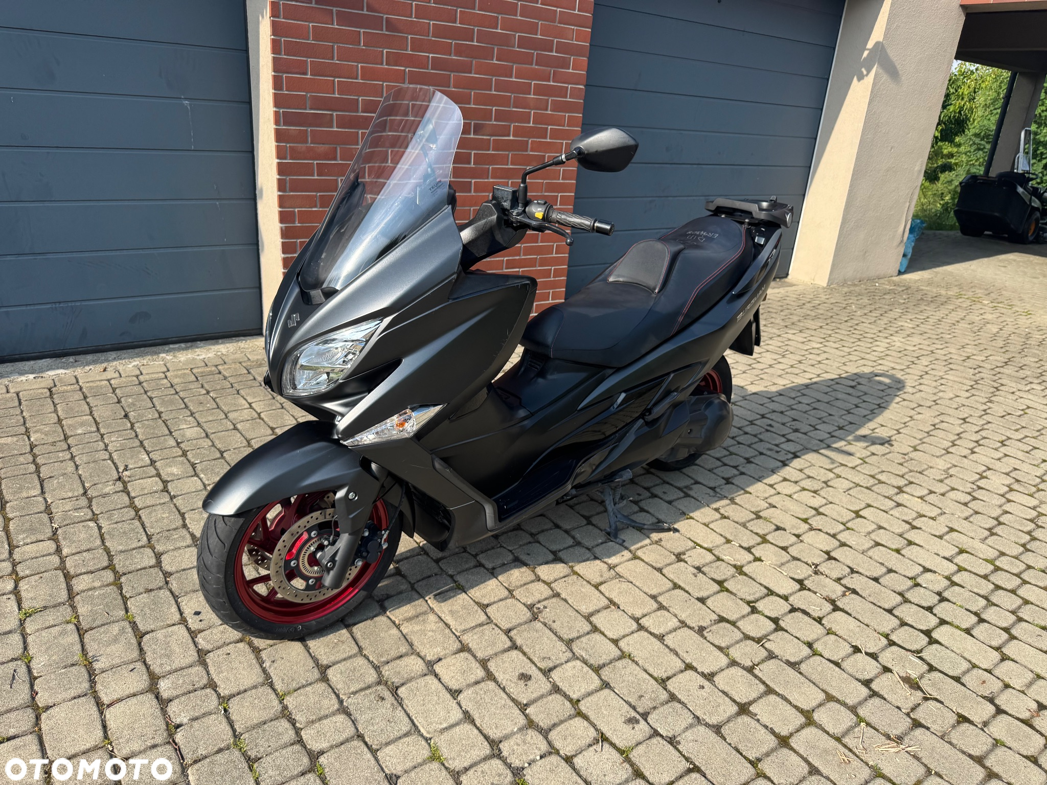 Suzuki Burgman - 17