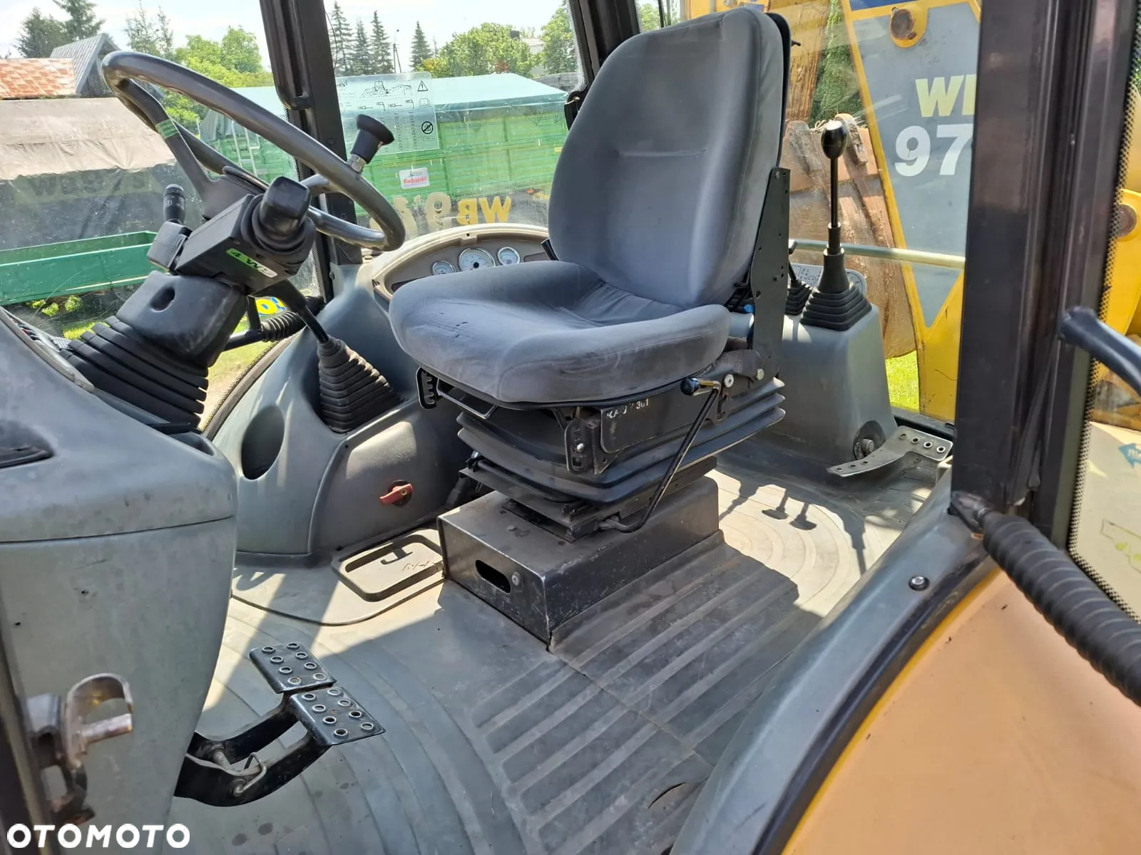 Komatsu WB97S-2 - 28