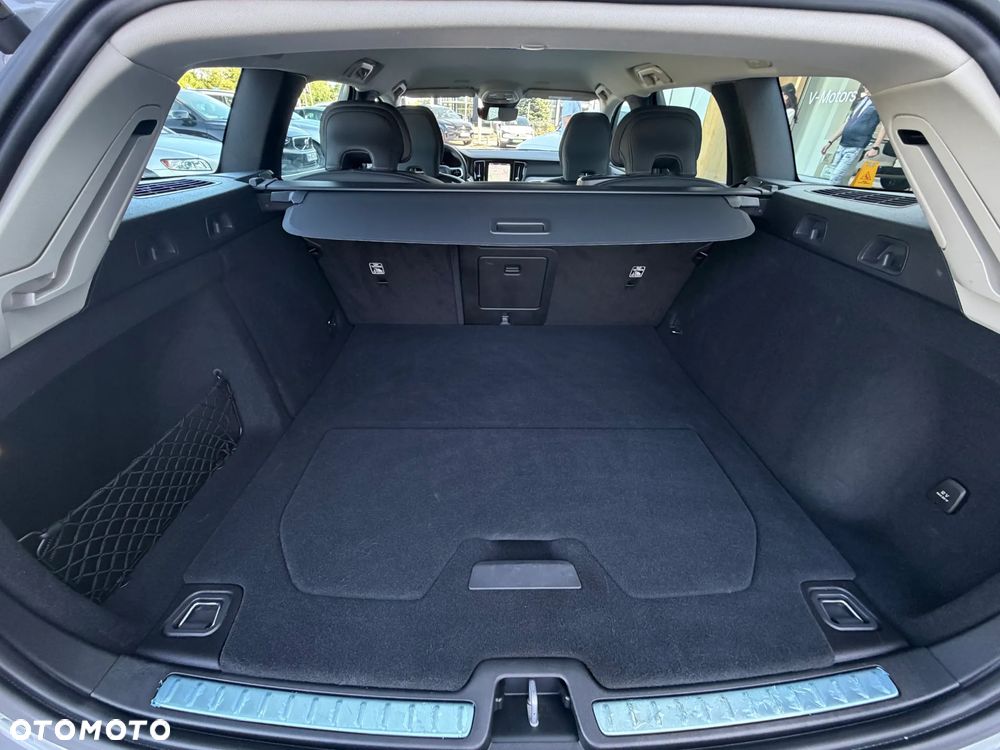 Volvo V60 B4 B Plus Dark - 7