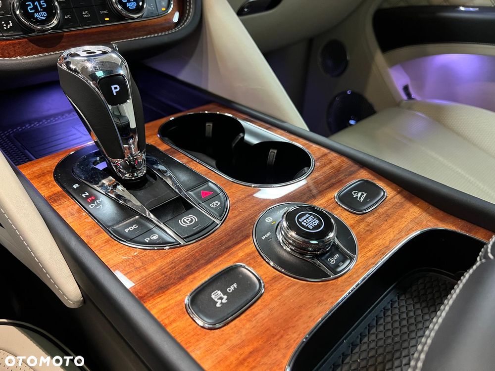 Bentley Bentayga - 36