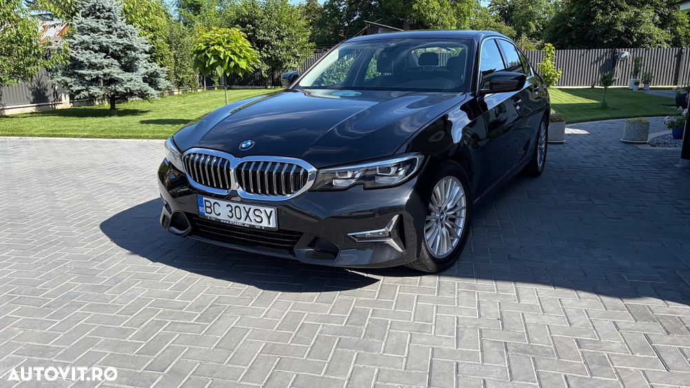 BMW Seria 3 320i Aut. Luxury Line - 31