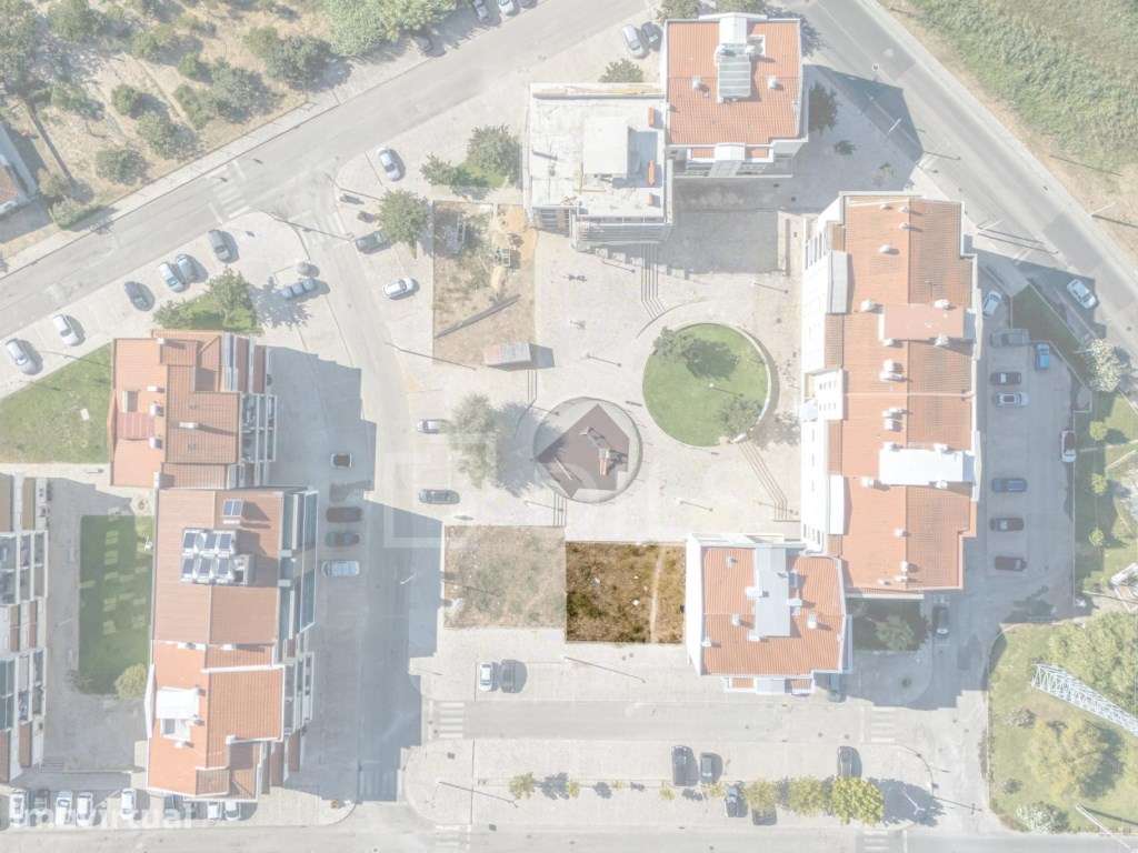 Lote de terreno em Coina com 216m2 e com capacidade construtiva de ... - Grande imagem: 4/12