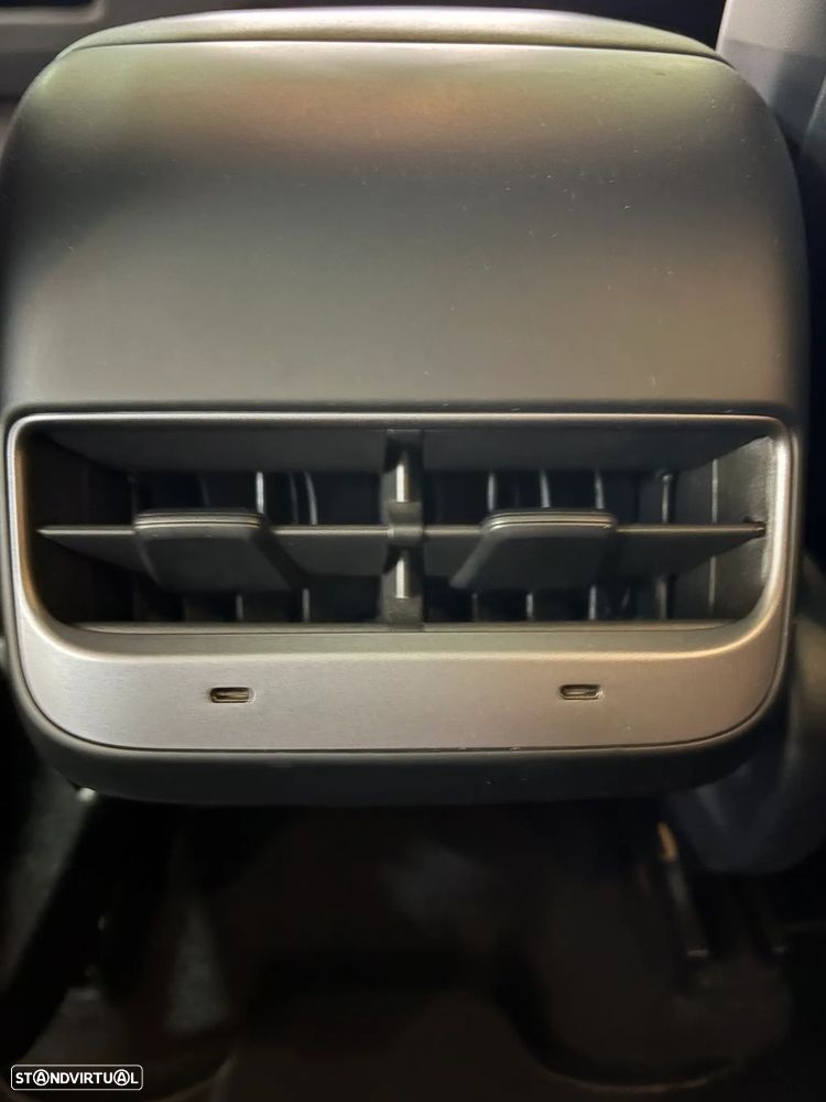 Tesla Model Y RWD - 24