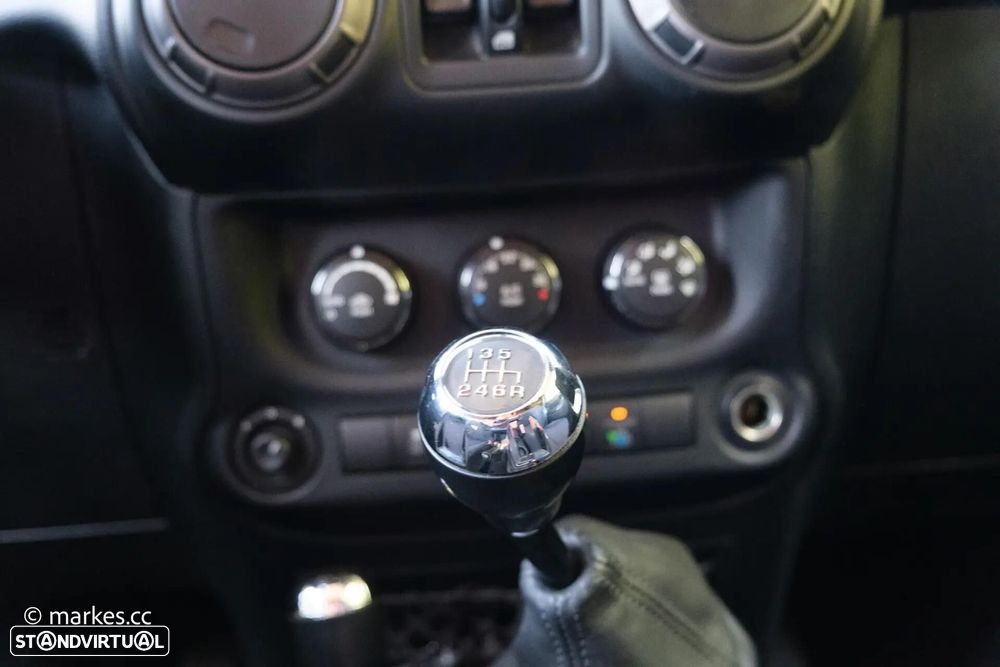 Jeep Wrangler Unlimited - 13