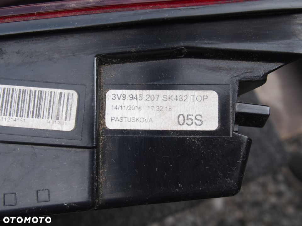 Image Škoda Superb 3 Zadní levé světlo III 15r kombi - 3V9945207