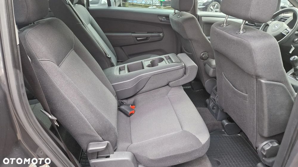 Opel Zafira - 33