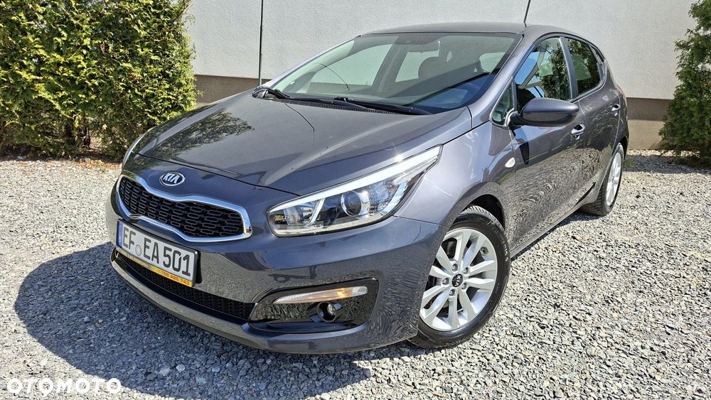 Kia Ceed 1.4 CVVT Dream-Team Edition - 2