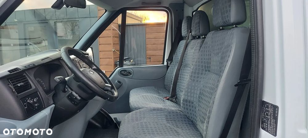 Ford Transit - 9