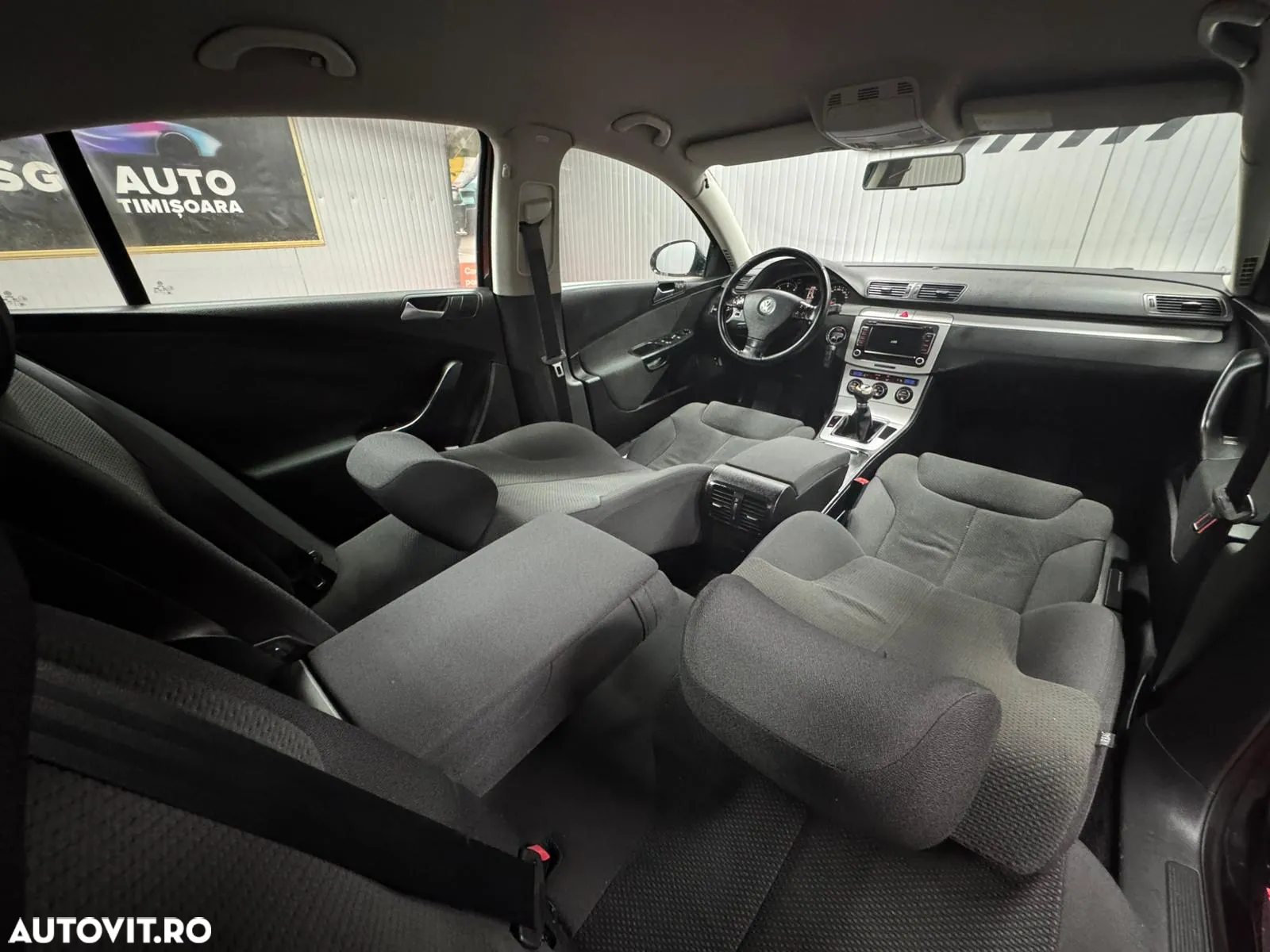 Volkswagen Passat - 12