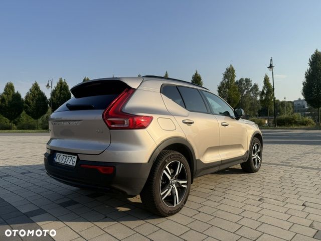 Volvo XC 40 B3 Plus Dark - 6