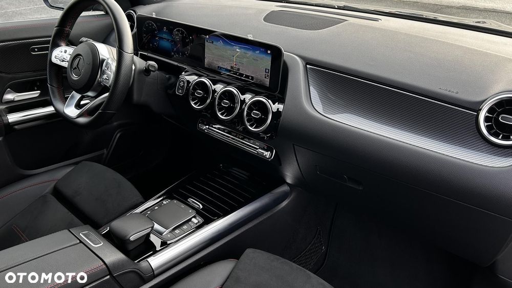 Mercedes-Benz GLA - 22