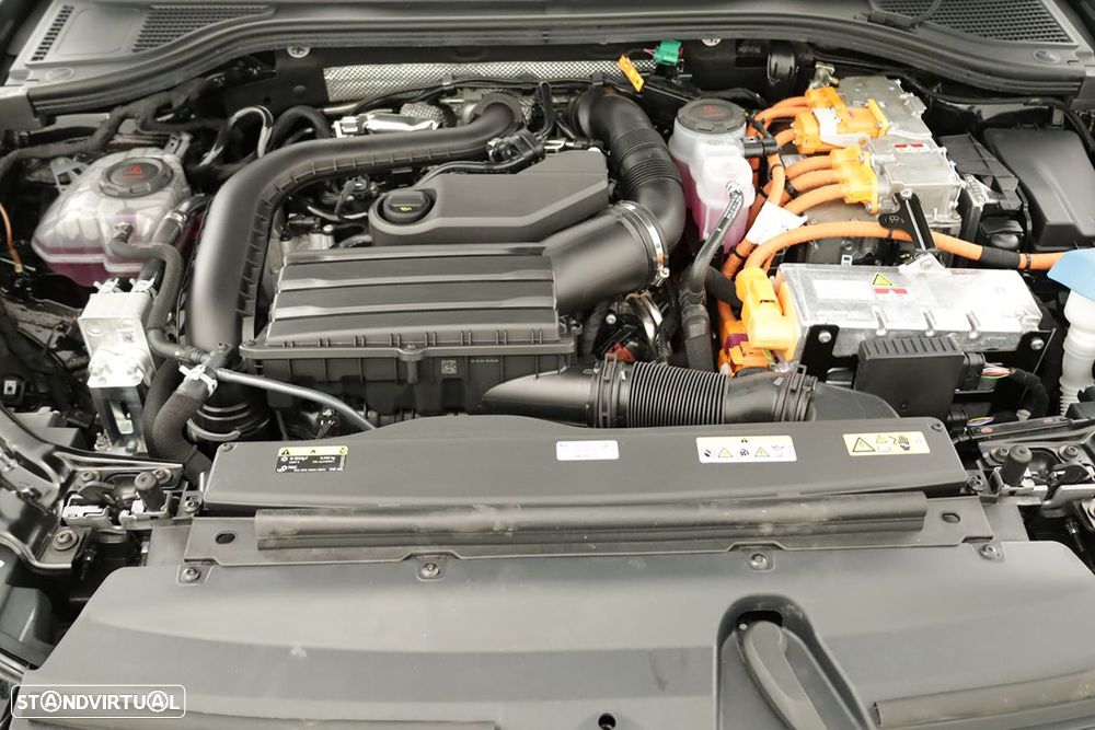 VW Passat Variant 1.5 TSI eHybrid DSG - 25