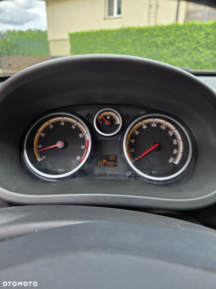 Opel Corsa 1.4 16V Satellite - 24