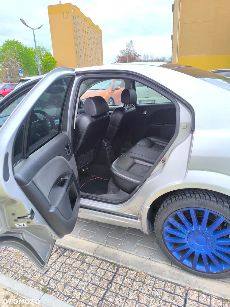 Ford Mondeo 3.0 V6 ST 220 - 5