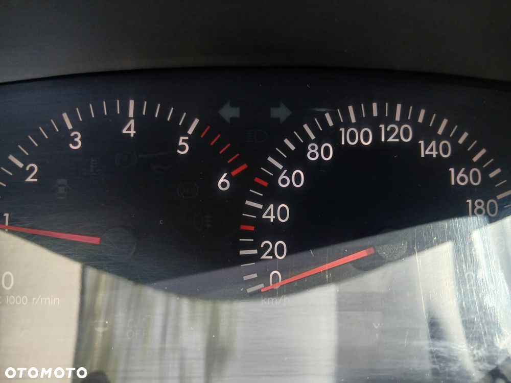 Toyota Corolla - 12